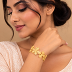 The Pearly Halo Fashion Bracelet
