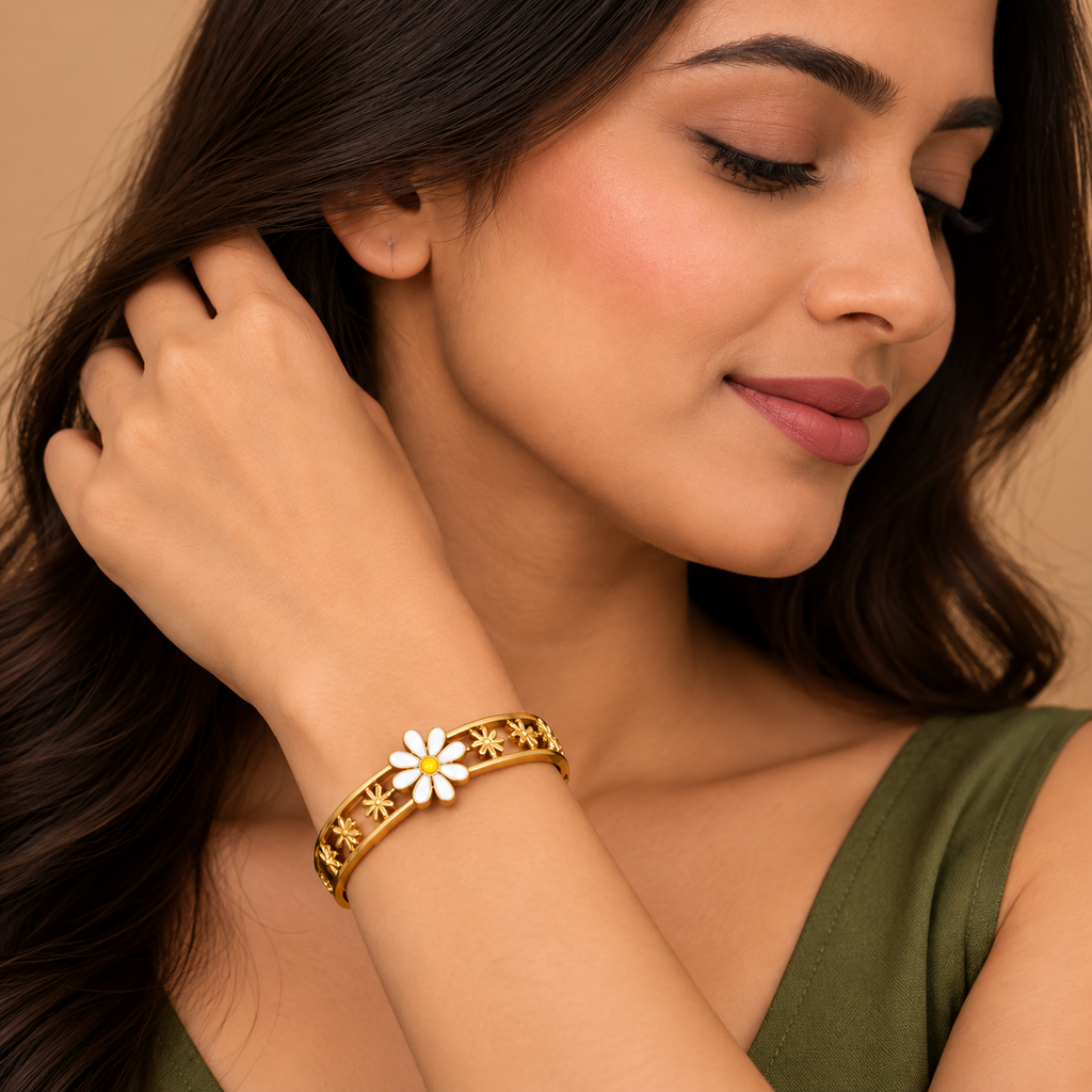 The Blushing Magic Anti-Tarnish Fashion Bracelet
