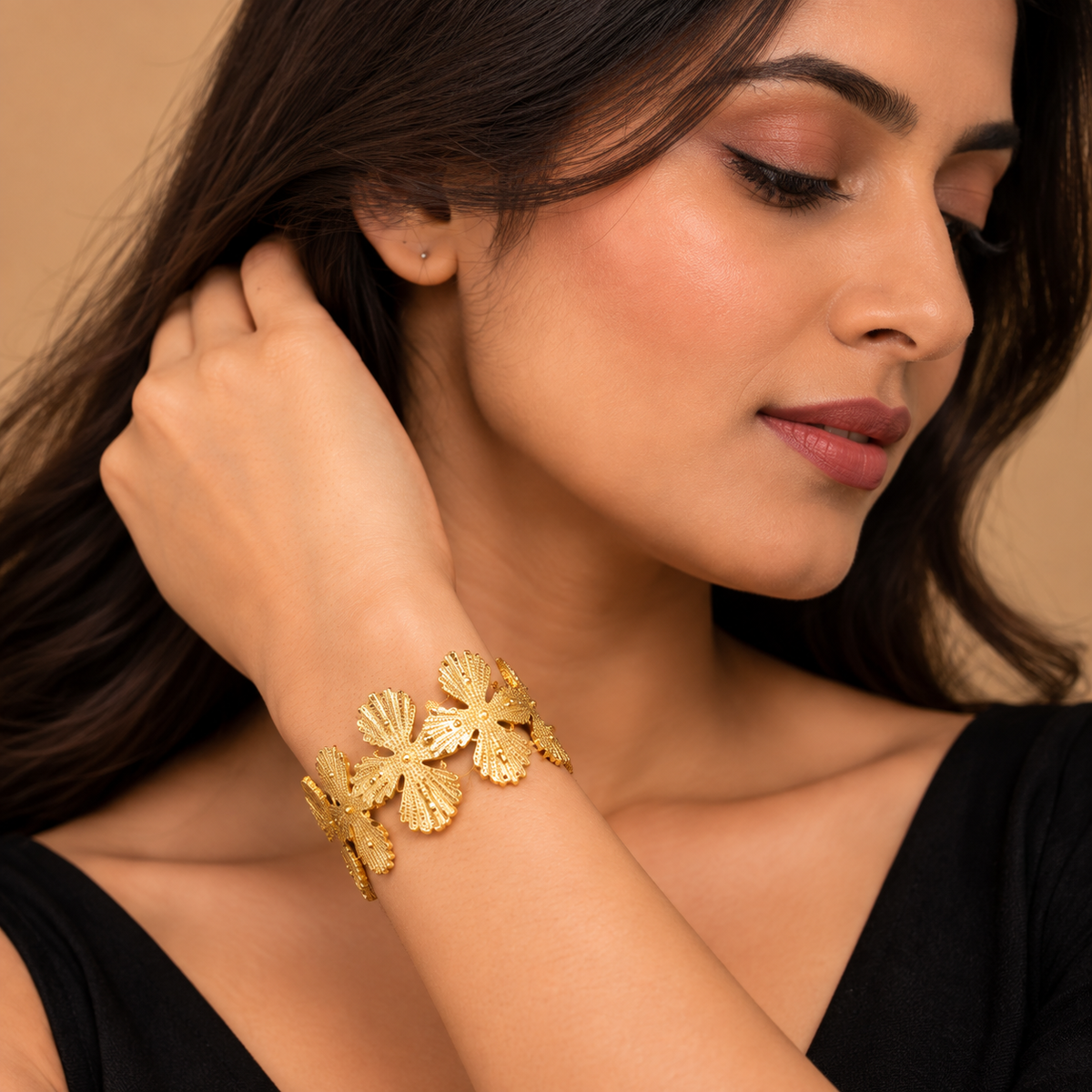 The Pearly Halo Fashion Bracelet